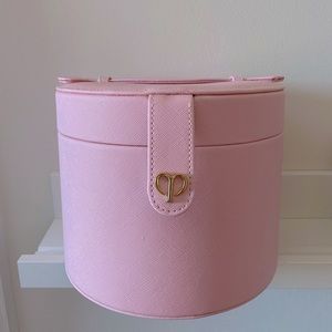 cle de peau cosmetic/skincare shortage box